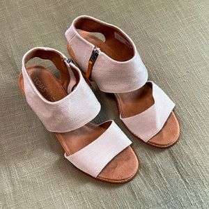 Toms Canvas Strap Heels - Size 9